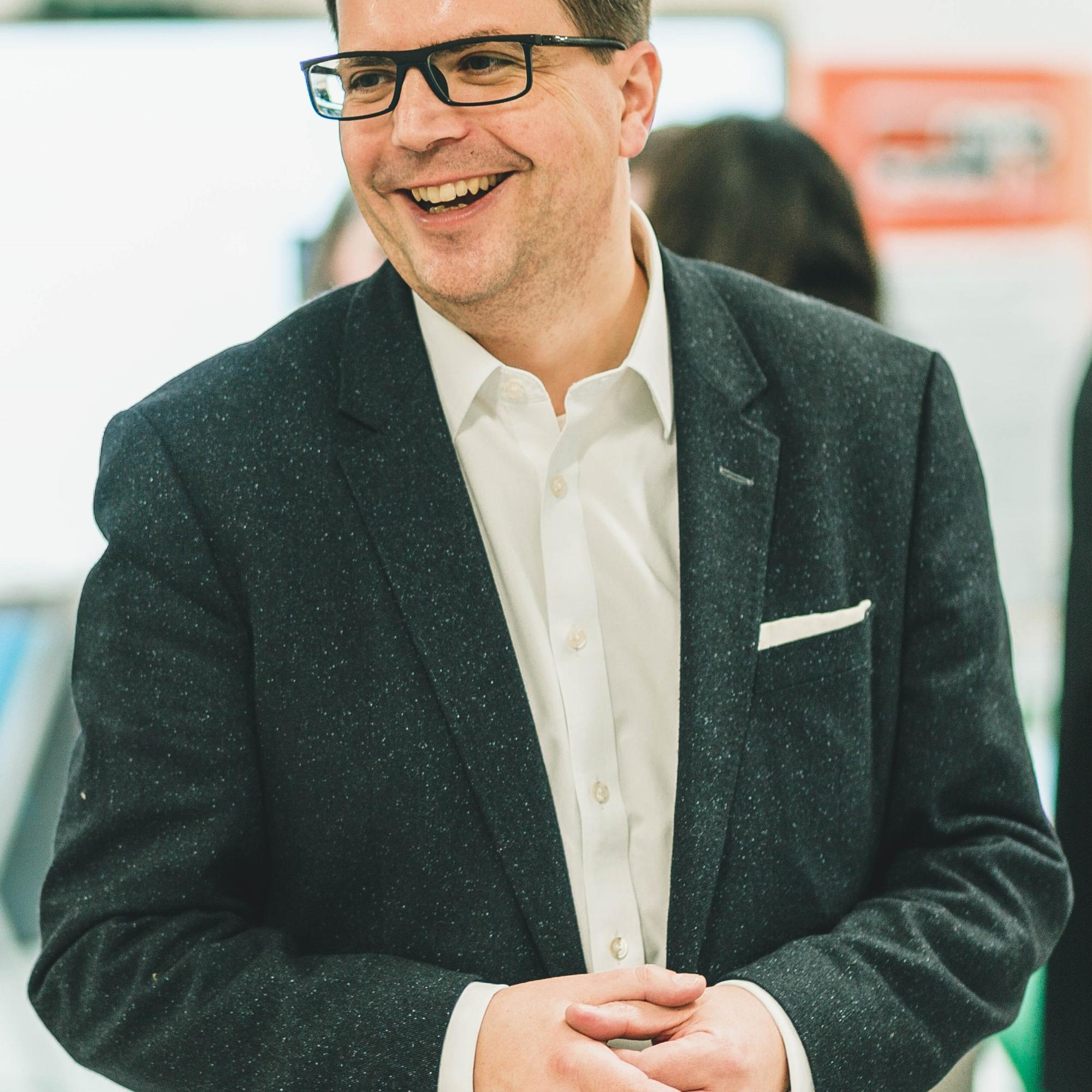 Dr. Christian Lange