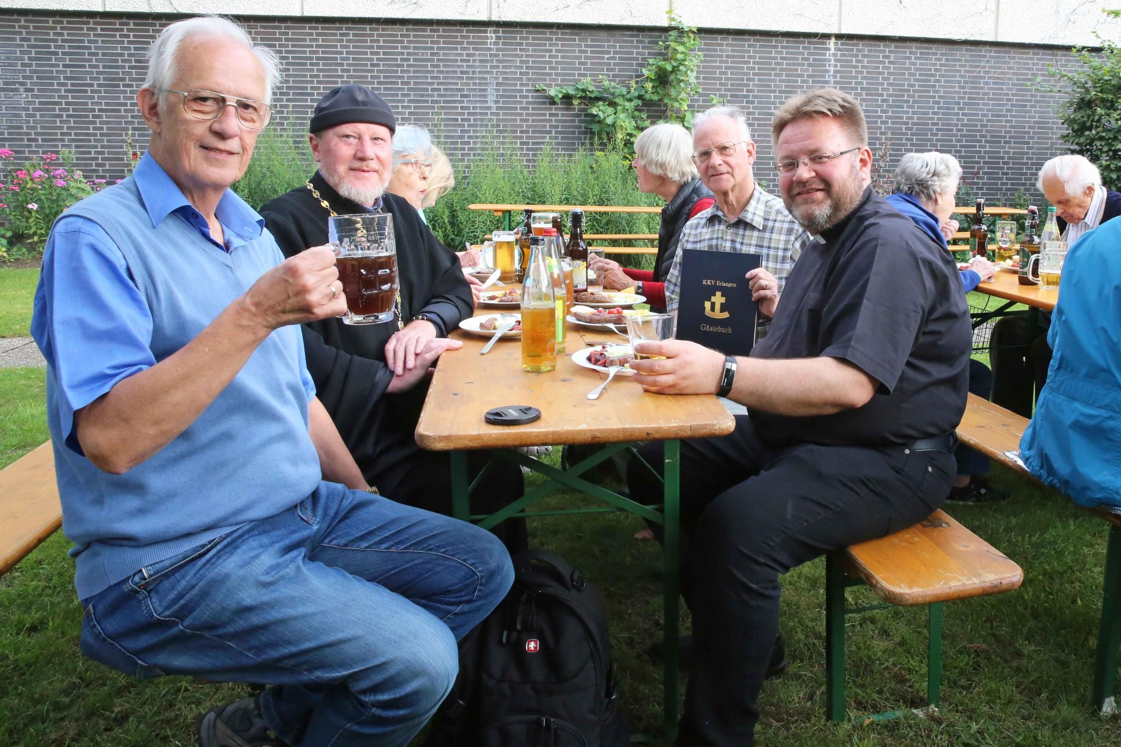 Pfarrer Sujew beim KKV-Sommerfest