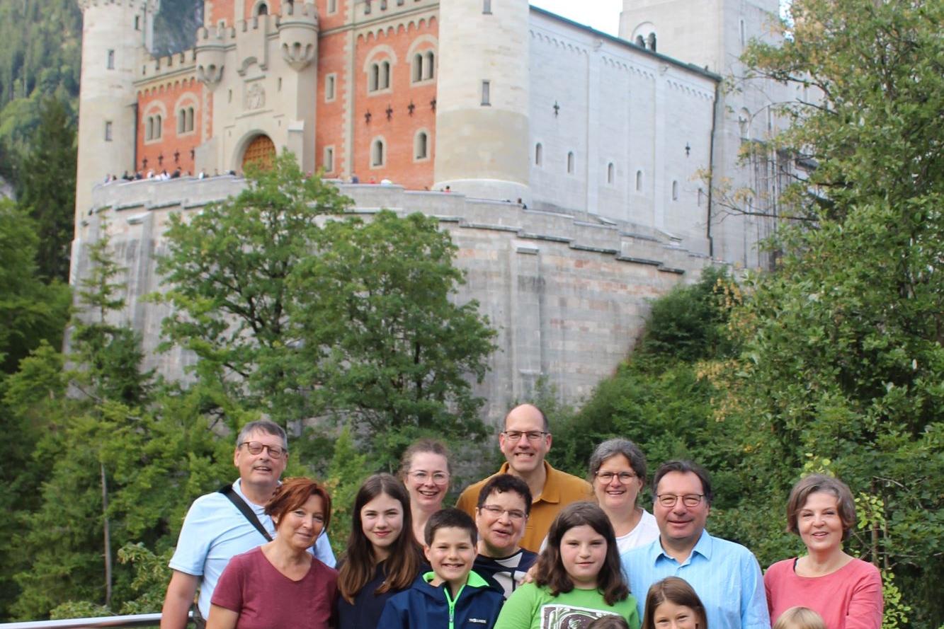 Gruppenbild vor Schloss Neuschwanstein