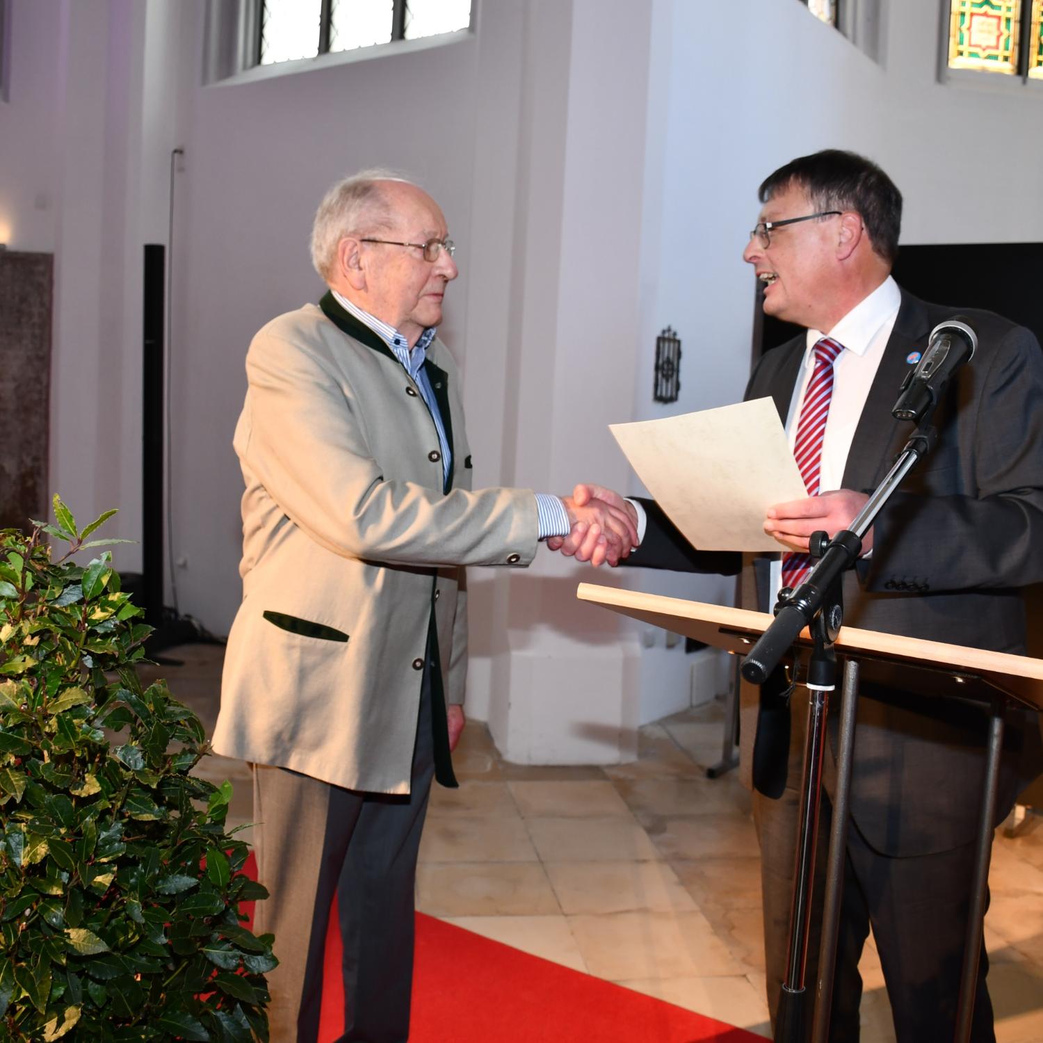 Willibald Färber mit Silberner Hirschbergmedaille geehrt